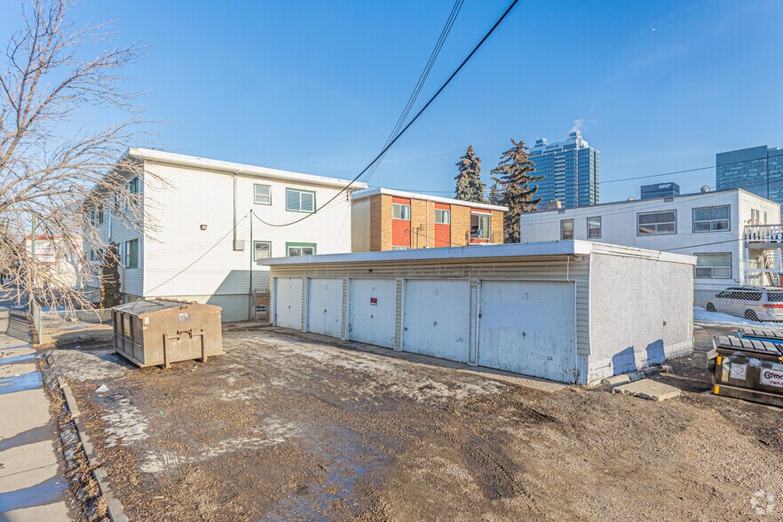 More Photos Of 10207 107 Ave NW, Edmonton Apartments For Sale