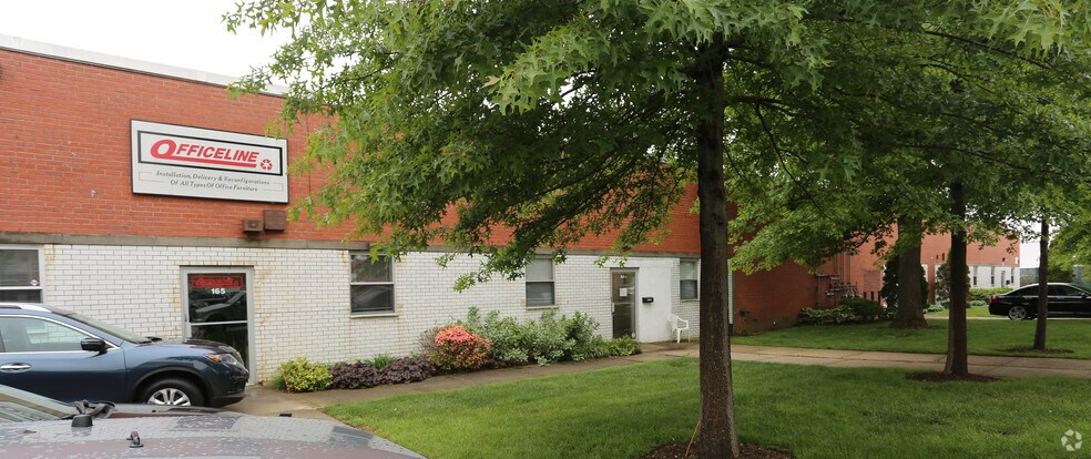 More Photos Of 159-165 Verdi St, Farmingdale Warehouse For Lease