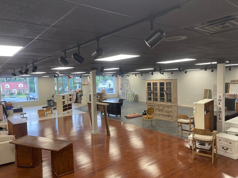 More Photos Of 13018 Pennsylvania Ave, Hagerstown General Retail For Lease