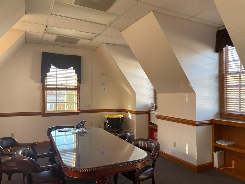 More Photos Of 7319 Martin St, Gloucester Office For Sale