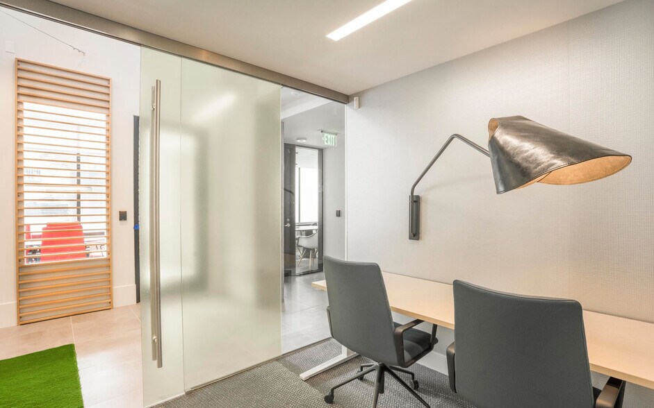 More Photos Of 1501 Island Ave, San Diego Apartments For Lease