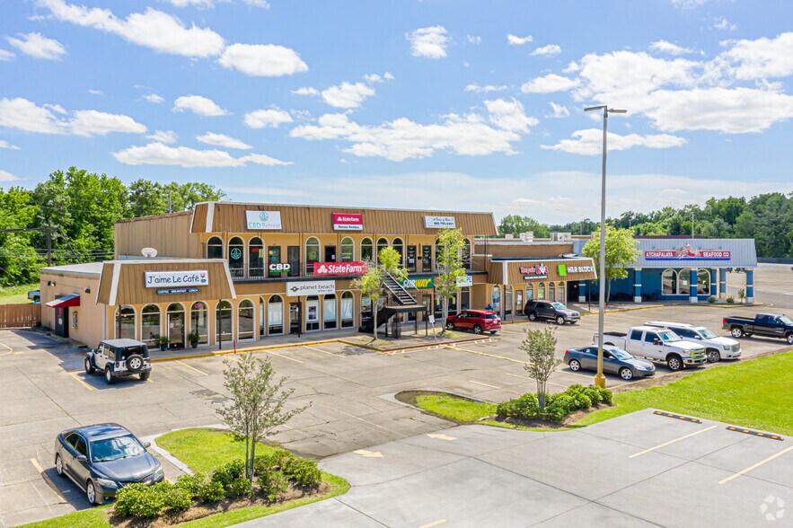 Primary Photo Of 12715 Highway 90, Luling Unknown For Lease