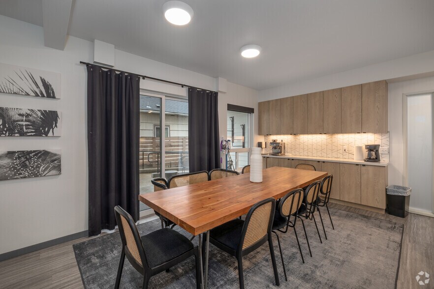 More Photos Of 1435 NE 62nd Ave, Portland Multifamily For Sale