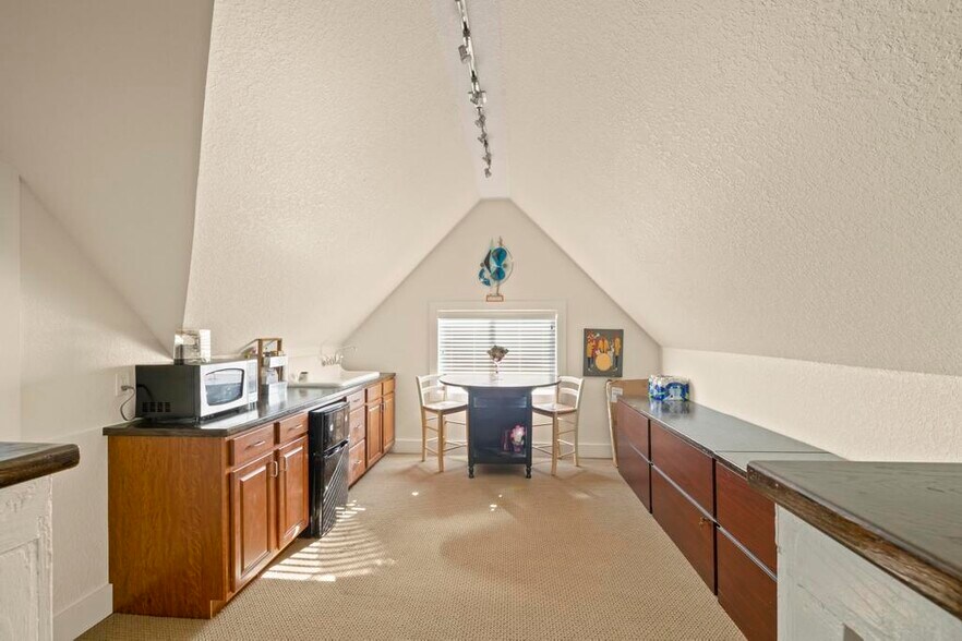 More Photos Of 656 Garden St, Pensacola Office For Sale