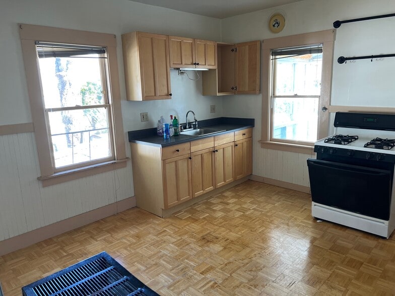 More Photos Of 2223 San Pablo Ave, Berkeley Apartments For Sale