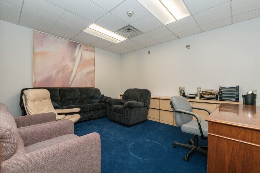 More Photos Of 205 Robin Rd, Paramus Office For Lease