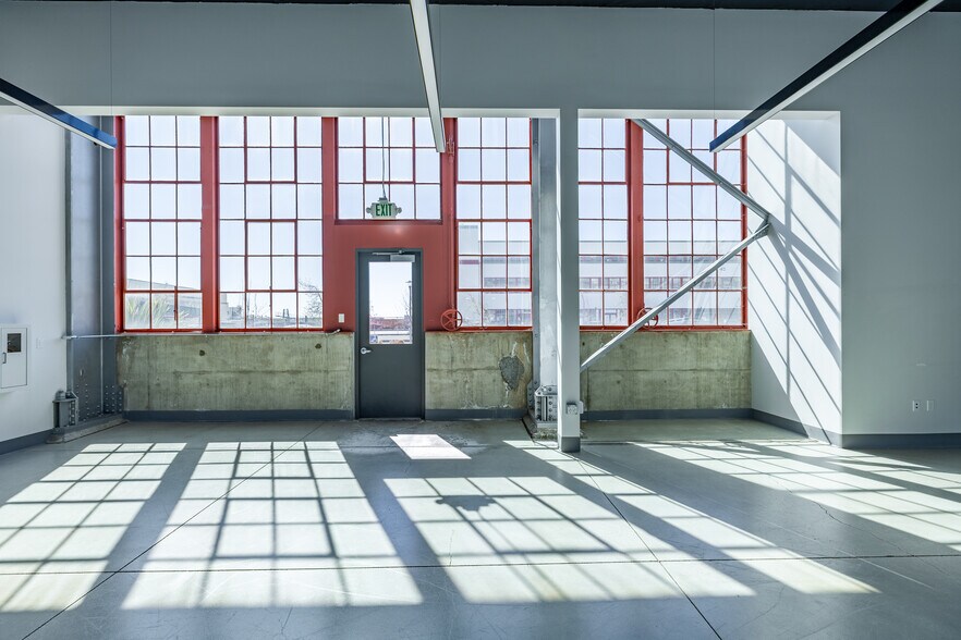 More Photos Of 707 W Tower Ave, Alameda Light Manufacturing For Lease