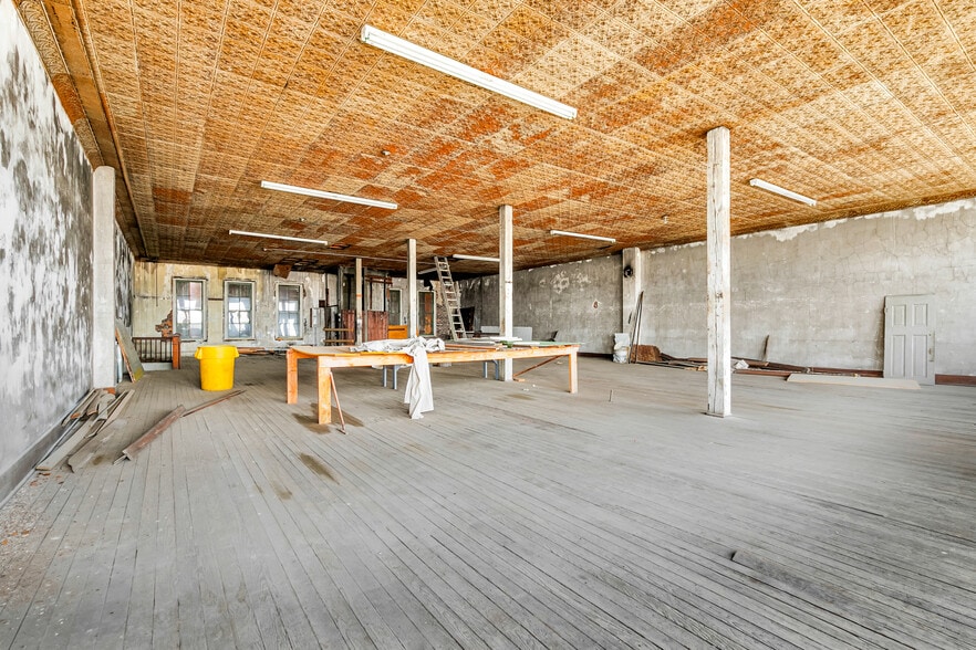 More Photos Of 408-410 Martin Luther King Jr Blvd, Savannah Storefront Retail Residential For Sale