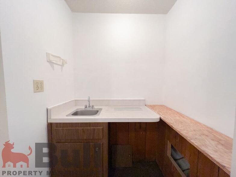 More Photos Of 5401 Alhambra Dr, Orlando Office For Lease