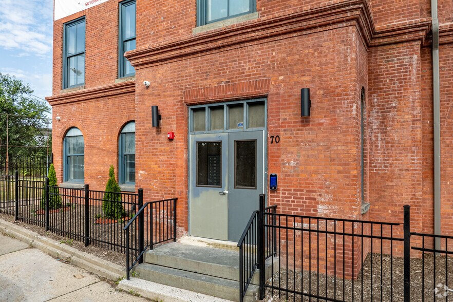 More Photos Of 70 Roseville Ave, Newark Apartments For Sale