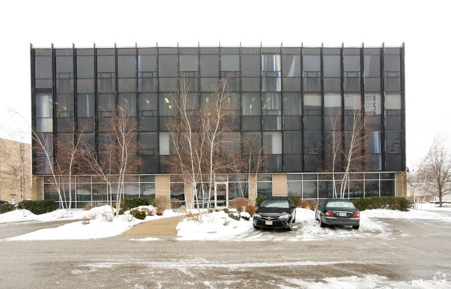 More Photos Of 5333 Northfield Rd, Bedford Office For Sale