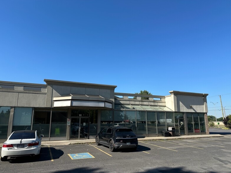 More Photos Of 1732-1756 Boul Marie-Victorin, Longueuil General Retail For Lease