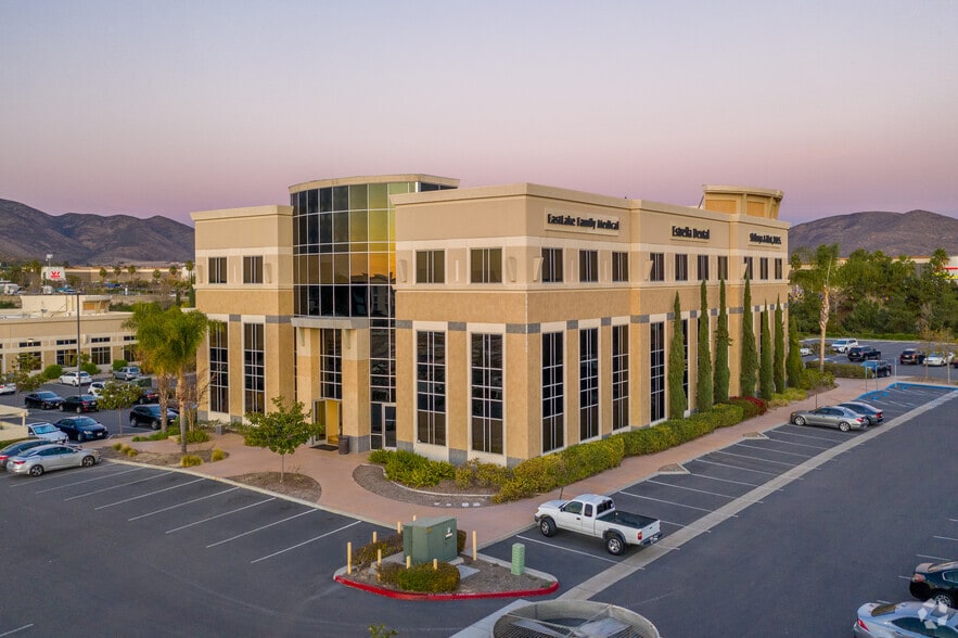 More Photos Of 2452 Fenton St, Chula Vista Medical For Lease