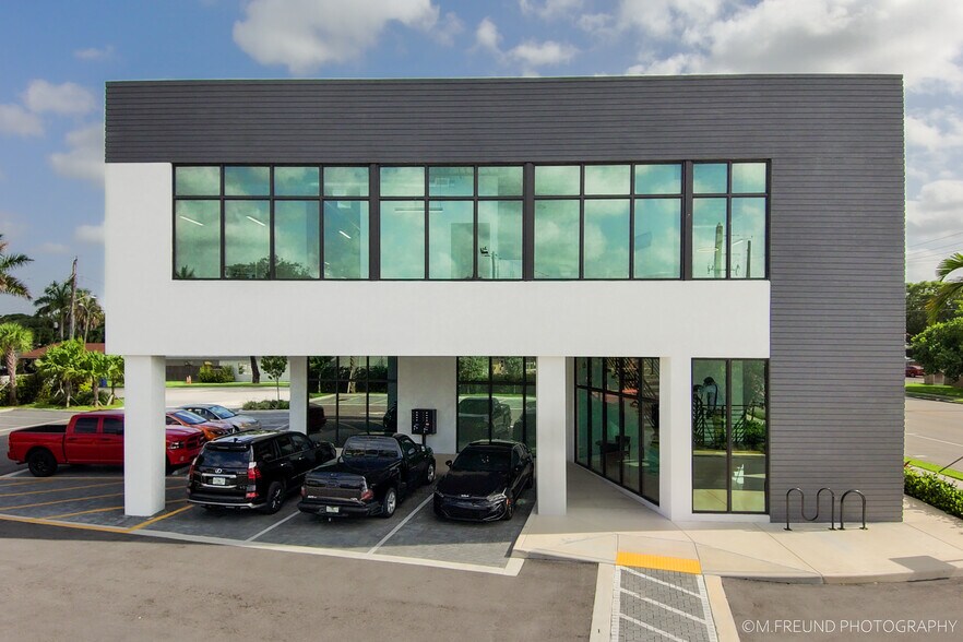 More Photos Of 1985 N Andrews Ave, Wilton Manors Freestanding For Lease