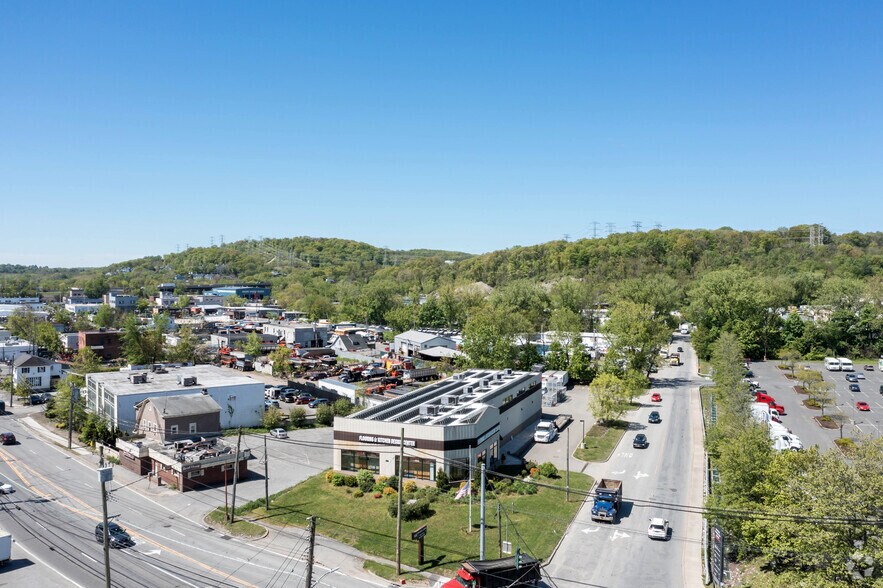 More Photos Of 267 Saw Mill River Rd, Elmsford Freestanding For Sale