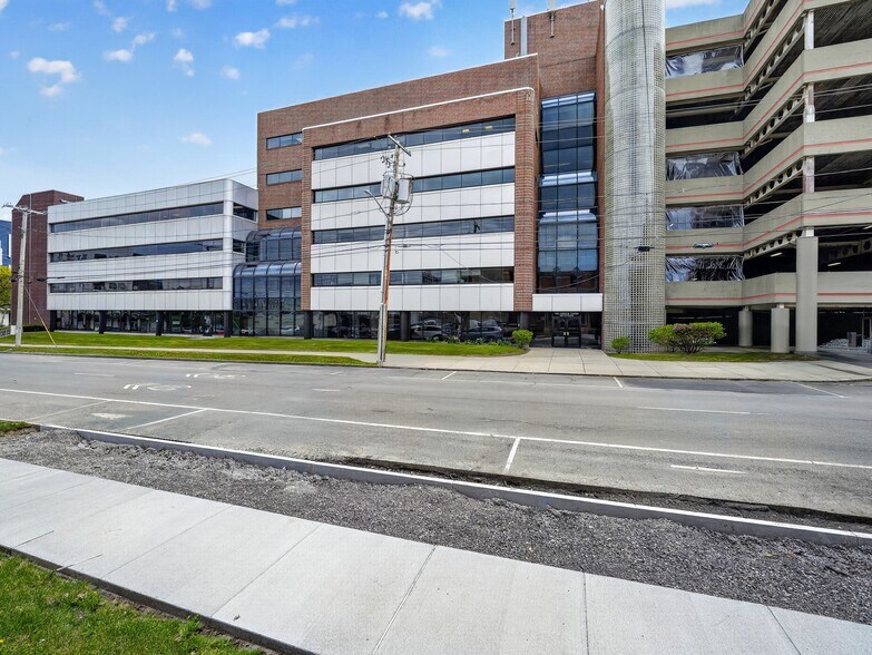 More Photos Of 1000 E Genesee St, Syracuse Medical For Lease