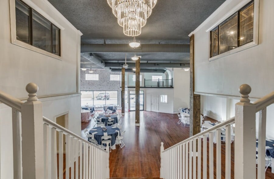 More Photos Of 544 N Main St, Crestview Storefront Retail Office For Sale