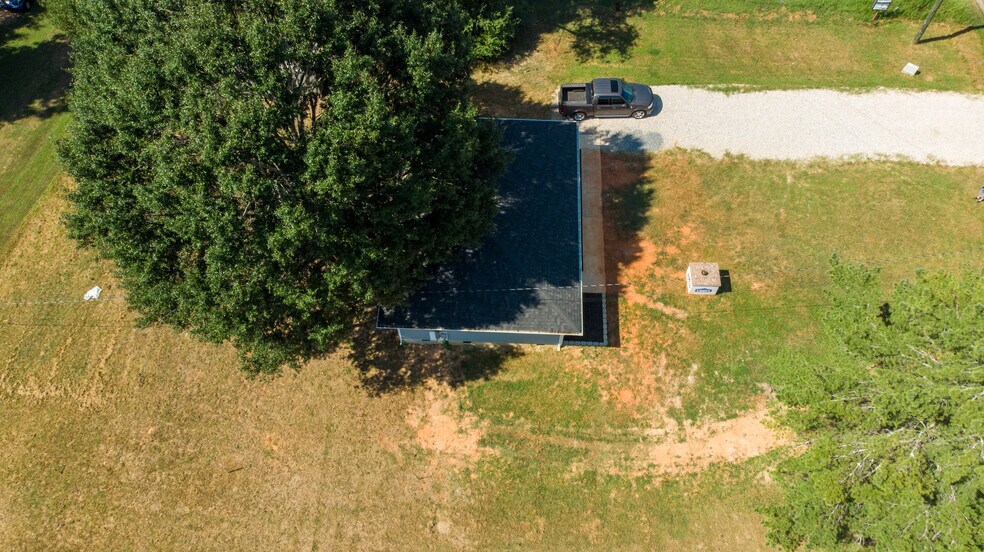 More Photos Of 5735 Fallston Rd, Lawndale Flex For Sale