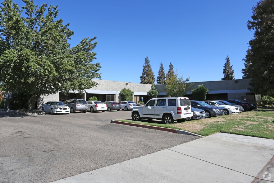 More Photos Of 4124 W Swift Ave, Fresno Unknown For Lease