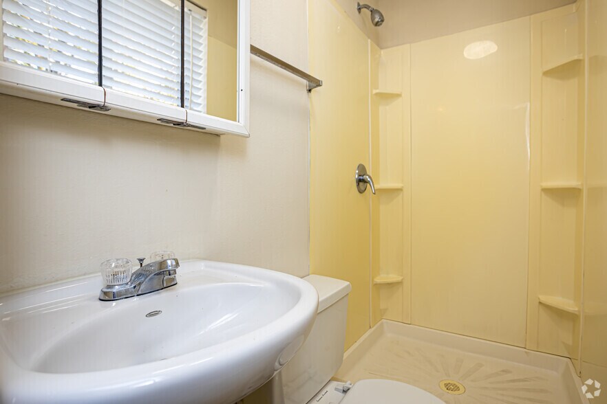 More Photos Of 2700 Mary St, Slidell Apartments For Sale