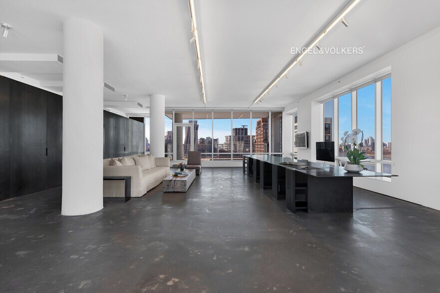 More Photos Of 543-545 W 25th St, New York Loft Creative Space For Sale