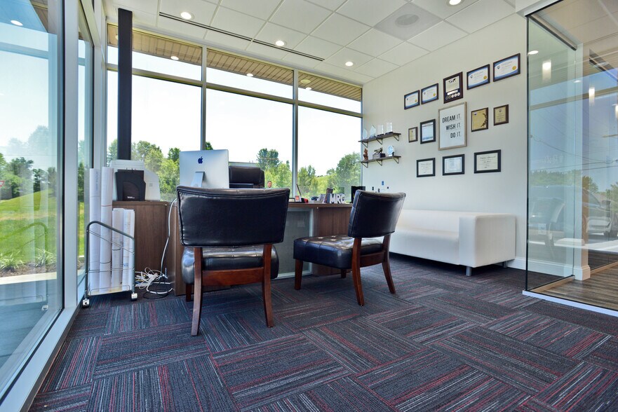 More Photos Of 1706 Smizer Station Rd, Saint Louis Office For Sale