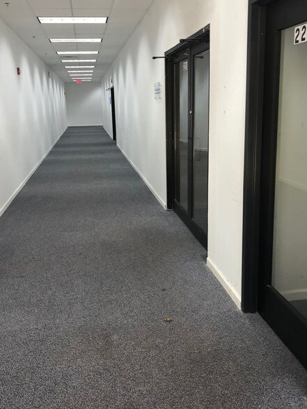 More Photos Of 2000 Cornwall Rd, Monmouth Junction Research And Development For Lease