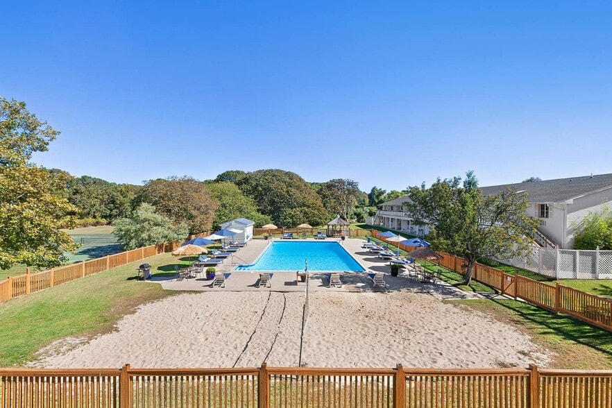 More Photos Of 1655 County Road 39, Southampton Hotel For Sale