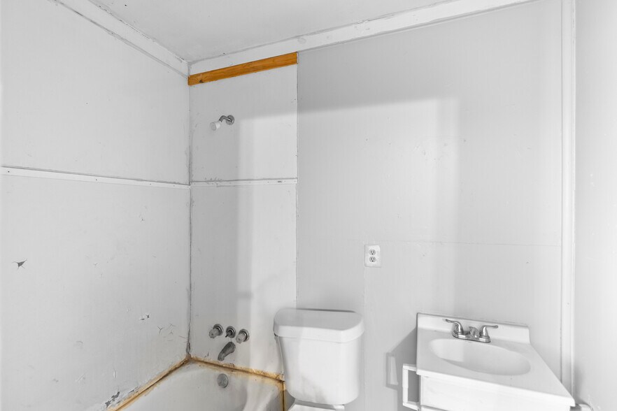 More Photos Of 31 Jackson Rd, Huntsville Apartments For Sale