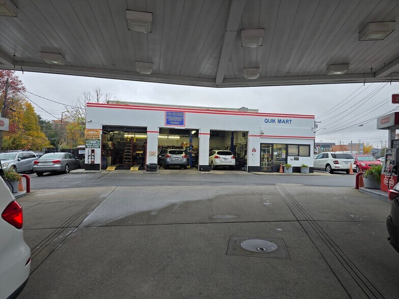 More Photos Of 475 Walt Whitman Rd, Melville Service Station For Sale