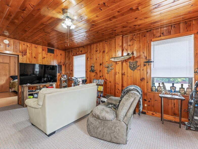 More Photos Of 1791 Superior St, Three Lakes Storefront For Sale