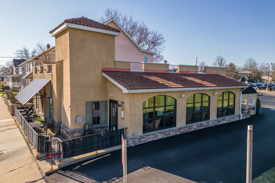 Primary Photo Of 424 N Main St, Souderton Restaurant For Sale