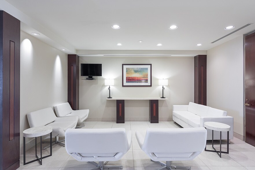 More Photos Of 2600 Michelson Dr, Irvine Office For Lease