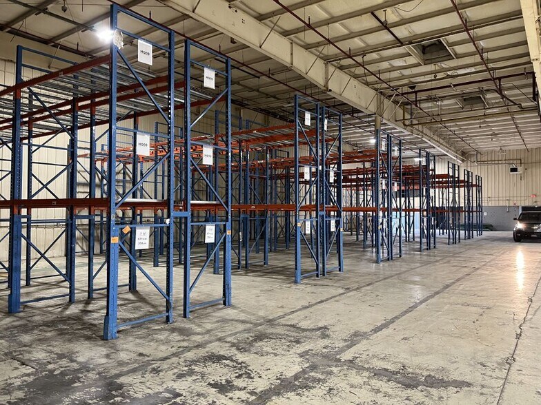 More Photos Of 14 Beaver Rd, Branford Distribution For Lease