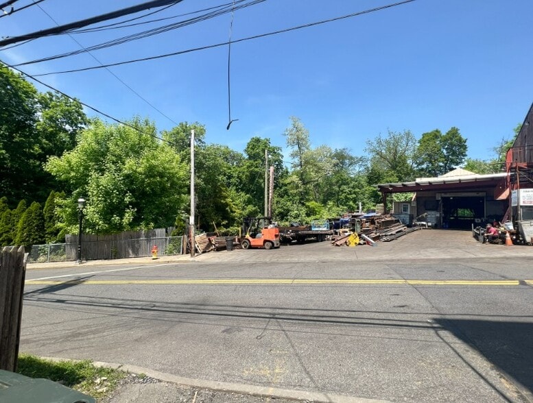 More Photos Of 51 Central Ave, Ossining Auto Repair For Sale