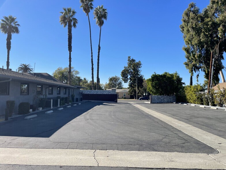 More Photos Of 6086 Brockton Ave, Riverside Medical For Lease