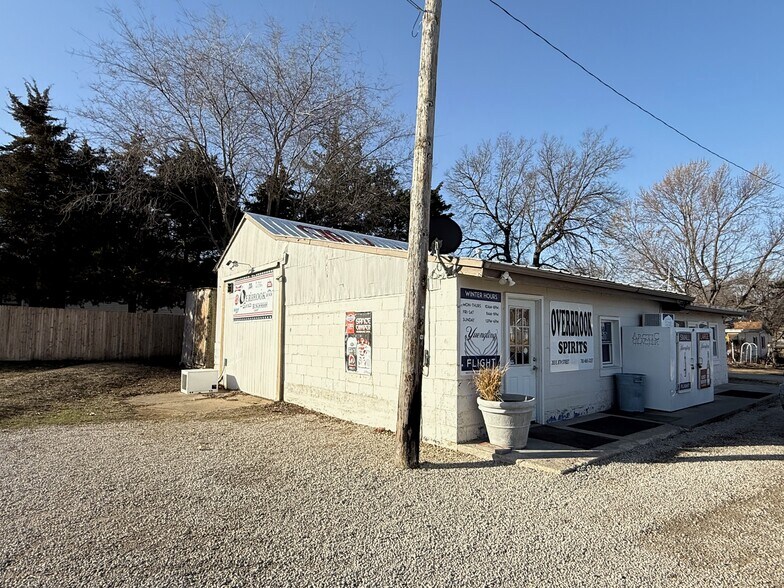 More Photos Of 203 E 8th St, Overbrook General Retail For Sale