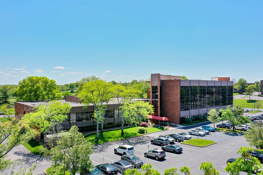More Photos Of 11475-11477 Olde Cabin Rd, Creve Coeur Office For Lease