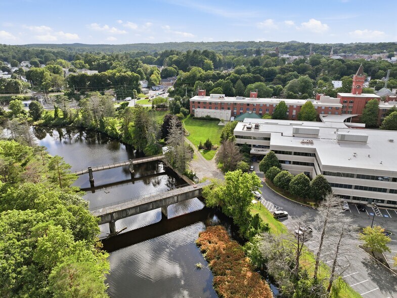 More Photos Of 14 Mechanic St, Southbridge Hotel For Sale
