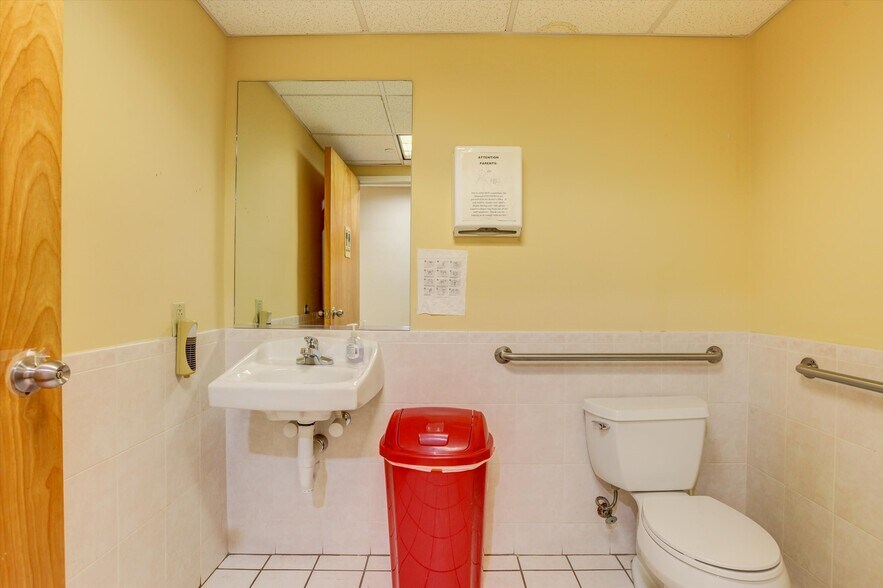 More Photos Of 215-236 Bridge St, Metuchen Medical For Sale