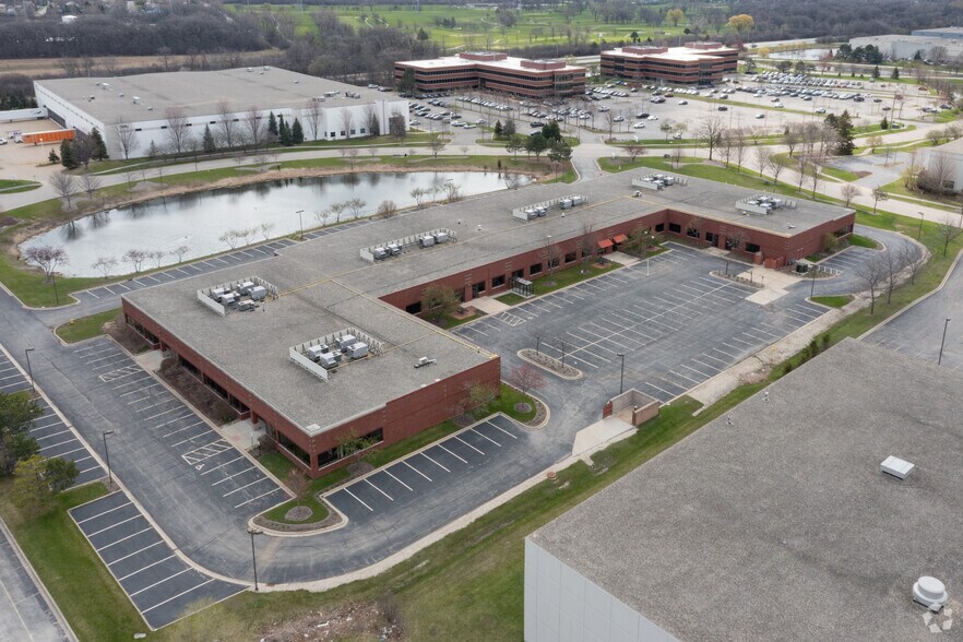 More Photos Of 1580-1598 S Lakeside Dr & Bur Wood Dr, Waukegan Warehouse For Sale