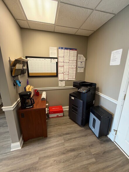 More Photos Of 2447 Locust Creek Dr, Evansville Warehouse For Sale