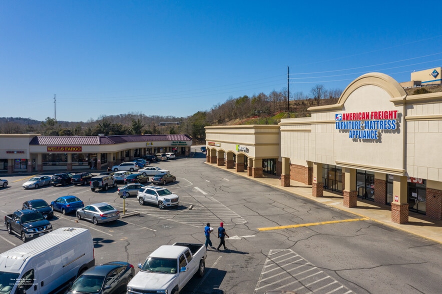 More Photos Of 3230-3360 Riverside Dr, Danville Unknown For Lease