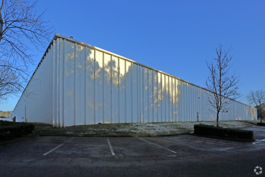 More Photos Of 900 Aviation Pky, Morrisville Warehouse For Lease