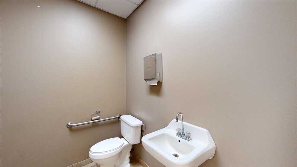 More Photos Of 113 Bo Bo Dr, Crystal Springs Freestanding For Lease