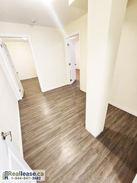 More Photos Of 138 Main St W, Shelburne Storefront Retail Residential For Lease