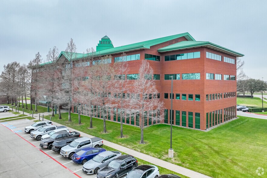 More Photos Of 1750 Valley View Ln, Dallas Office For Sale