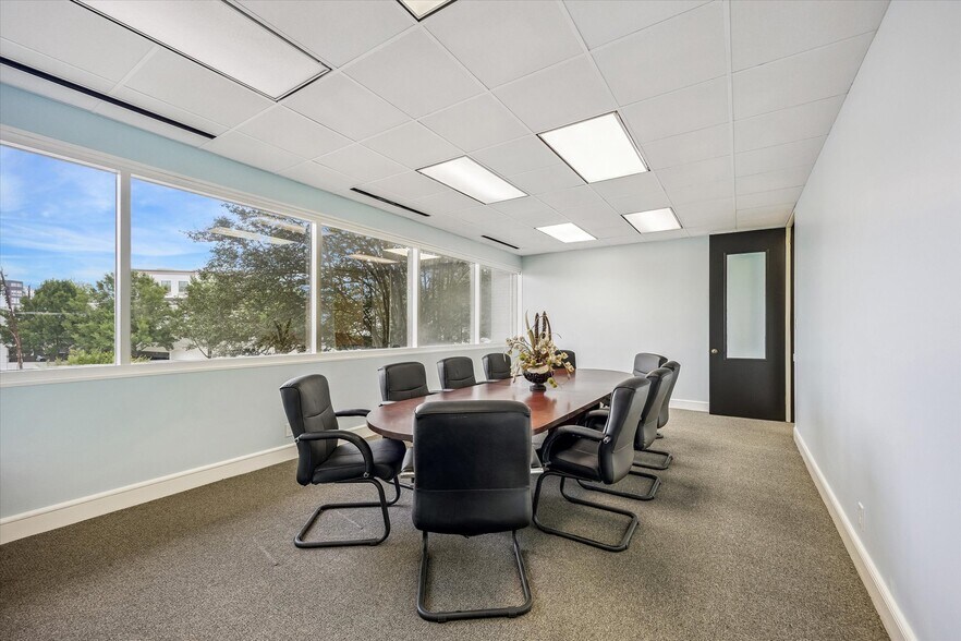 More Photos Of 4625 Lillian St, Houston Office For Lease