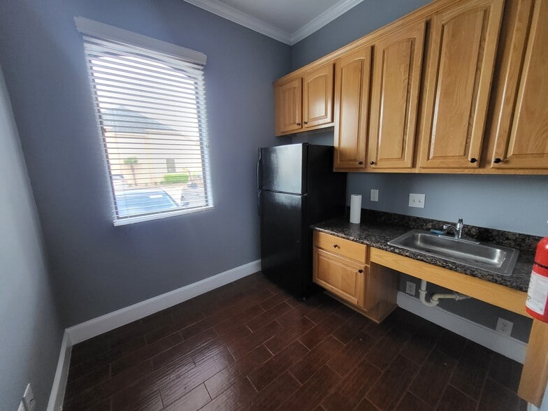 More Photos Of 1844 Snake River Rd, Katy Office Residential For Lease