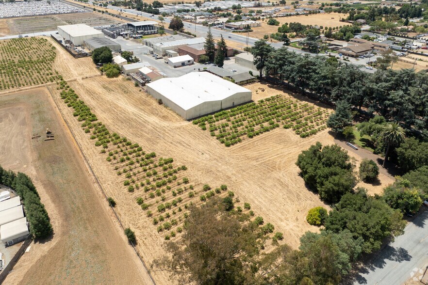 More Photos Of 13000 Depot St, San Martin Warehouse For Lease
